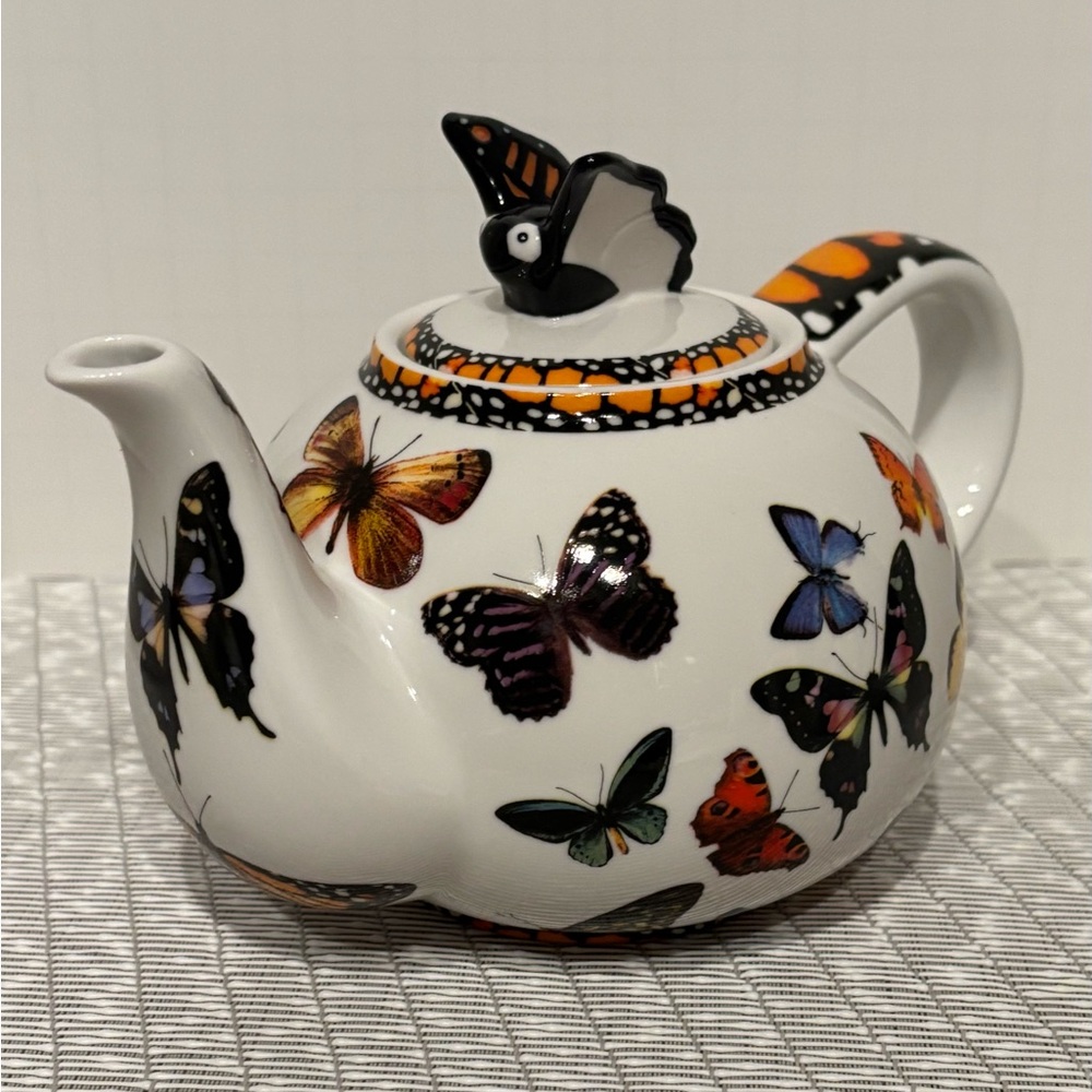 Charming Paul Cardew Butterflies Teapot, 16oz.